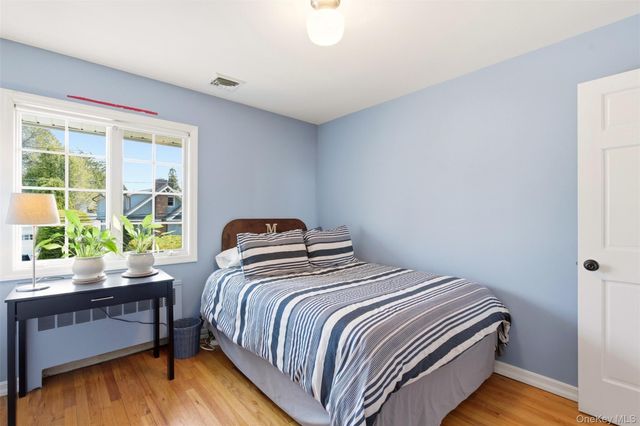 36 Bay Drive E, Huntington, NY 11743