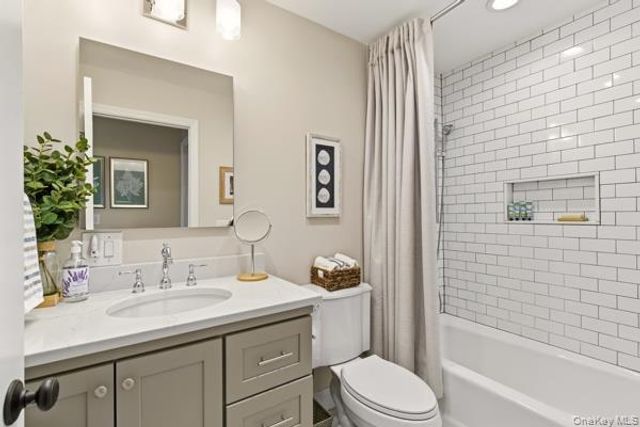 36 Bay Drive E, Huntington, NY 11743