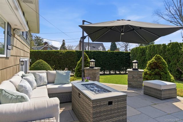 36 Bay Drive E, Huntington, NY 11743