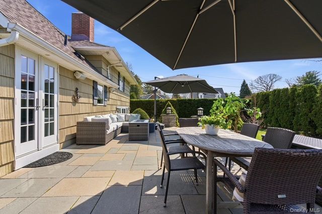 36 Bay Drive E, Huntington, NY 11743