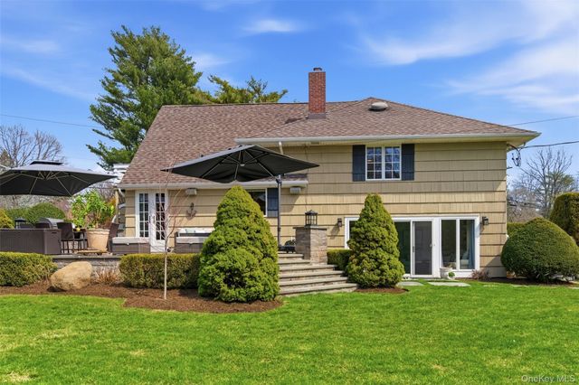 36 Bay Drive E, Huntington, NY 11743