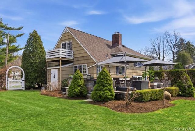 36 Bay Drive E, Huntington, NY 11743