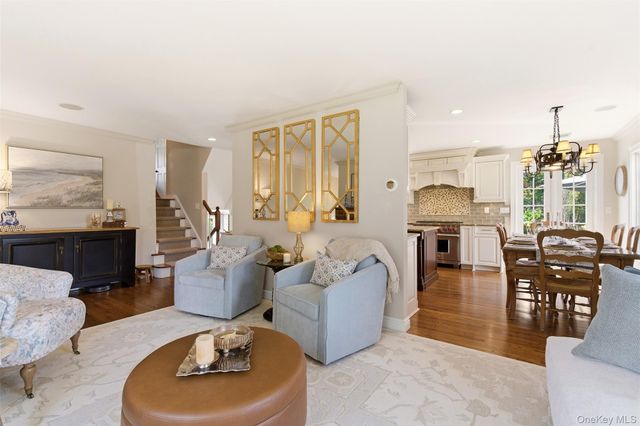 36 Bay Drive E, Huntington, NY 11743