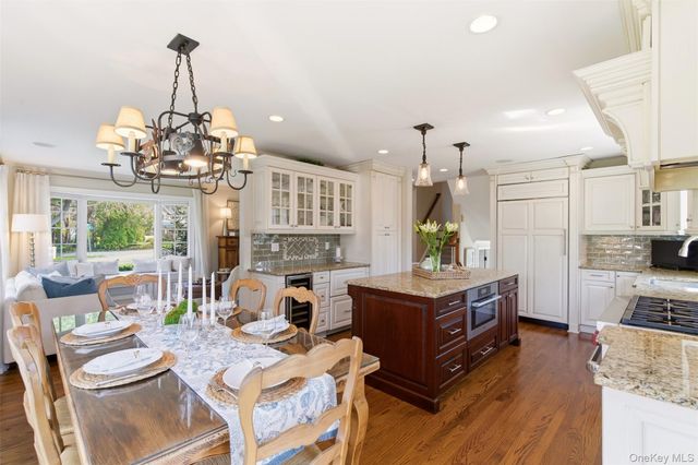 36 Bay Drive E, Huntington, NY 11743