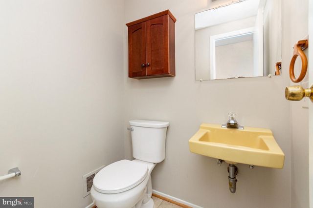 5713 HEMING AVE, Springfield, VA 22151
