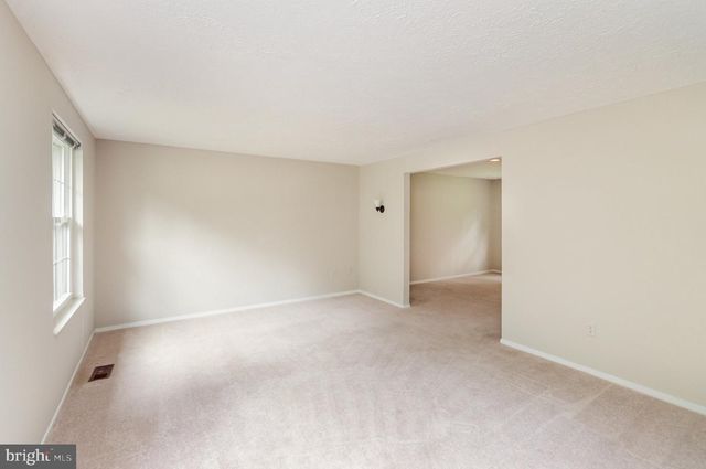 5713 HEMING AVE, Springfield, VA 22151