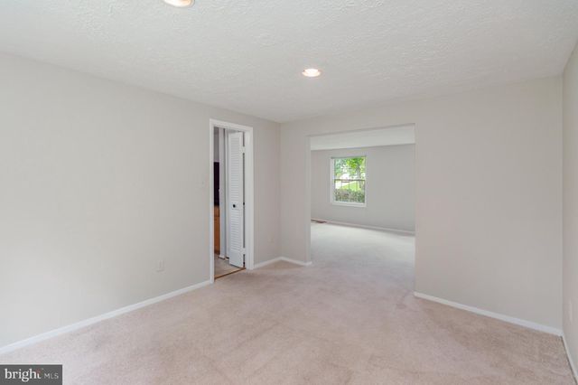 5713 HEMING AVE, Springfield, VA 22151