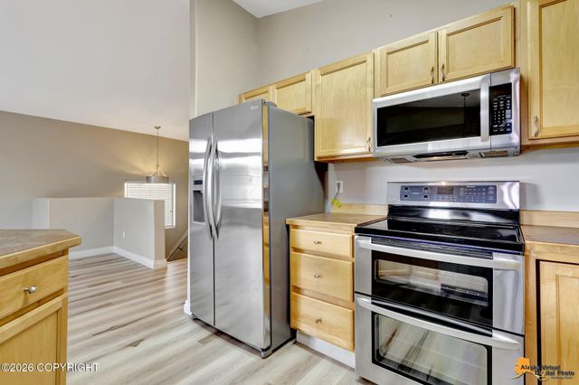 1003 Oakridge Drive, Anchorage, AK 99518