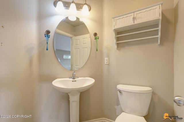 1003 Oakridge Drive, Anchorage, AK 99518