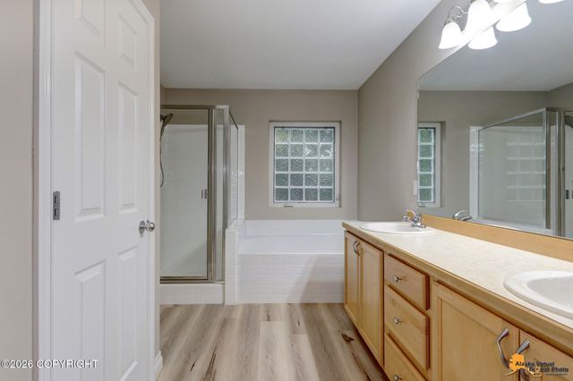 1003 Oakridge Drive, Anchorage, AK 99518