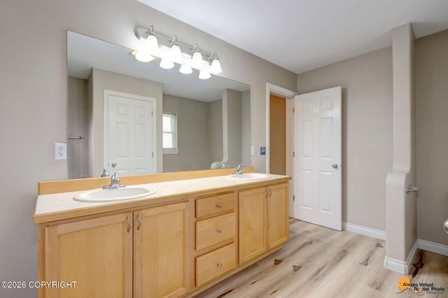 1003 Oakridge Drive, Anchorage, AK 99518