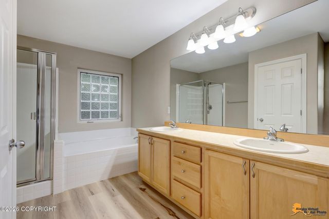 1003 Oakridge Drive, Anchorage, AK 99518