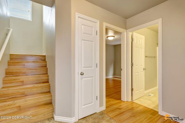 1003 Oakridge Drive, Anchorage, AK 99518