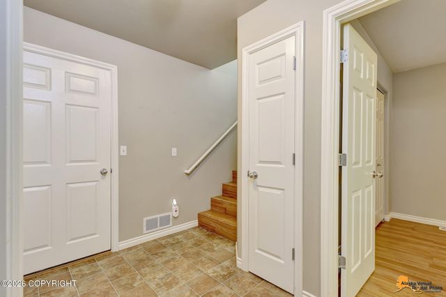 1003 Oakridge Drive, Anchorage, AK 99518