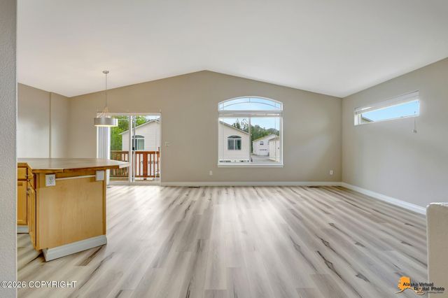 1003 Oakridge Drive, Anchorage, AK 99518