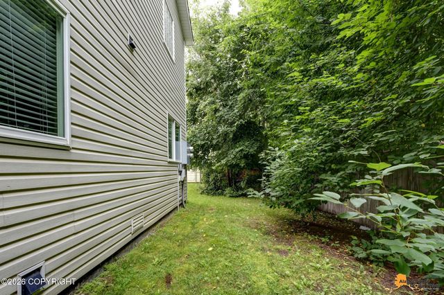 1003 Oakridge Drive, Anchorage, AK 99518