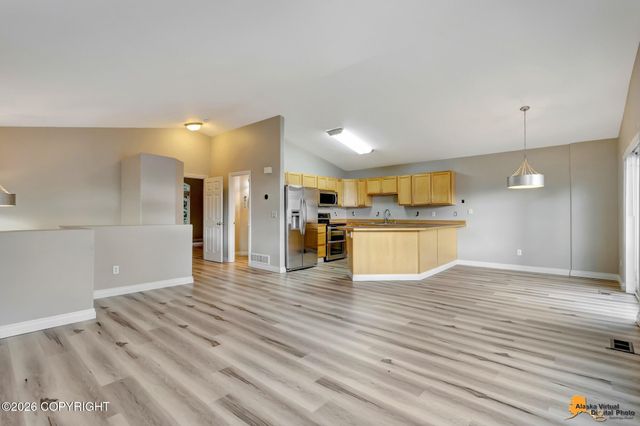 1003 Oakridge Drive, Anchorage, AK 99518