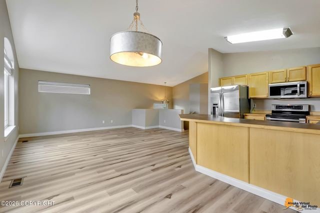 1003 Oakridge Drive, Anchorage, AK 99518