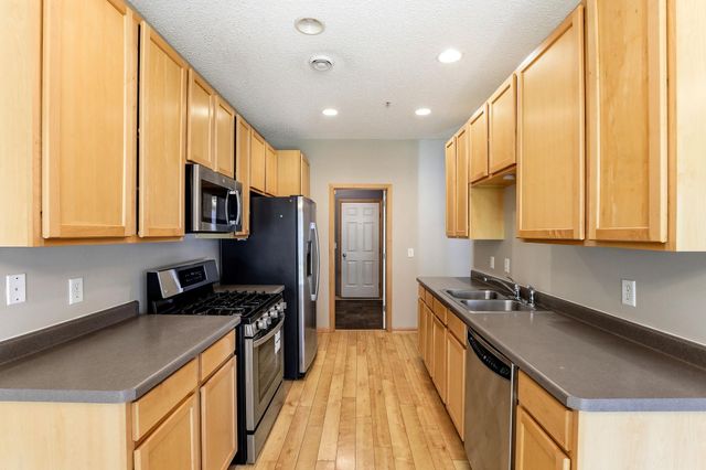 332 Orendorff Way NE, Columbia Heights, MN 55421