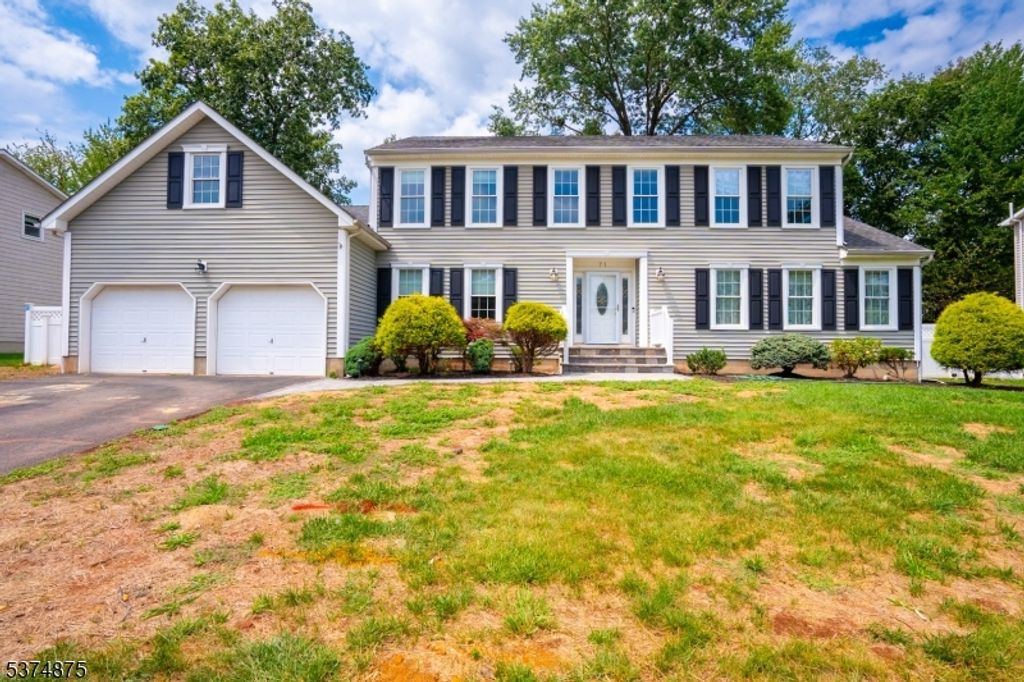 71 Buckland Dr, Hillsborough Twp., NJ 08844