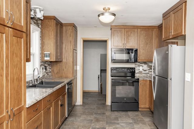 1721 16th Street S, Moorhead, MN 56560