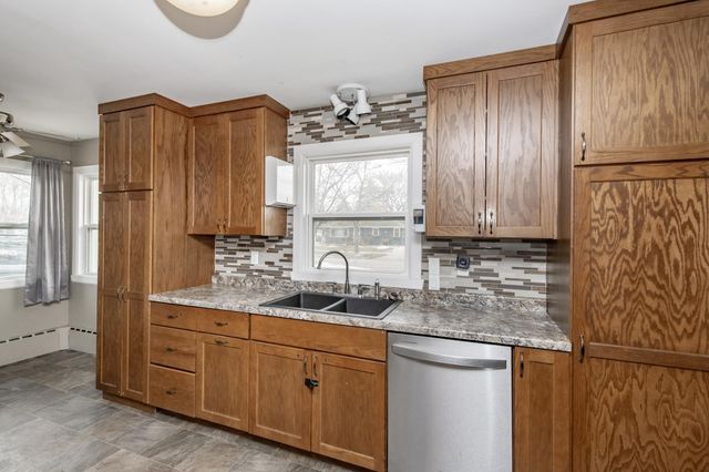 1721 16th Street S, Moorhead, MN 56560