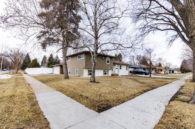 1721 16th Street S, Moorhead, MN 56560