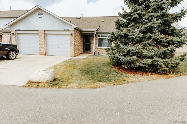 23342 Redman Court, Brownstown Charter Township, MI 48183