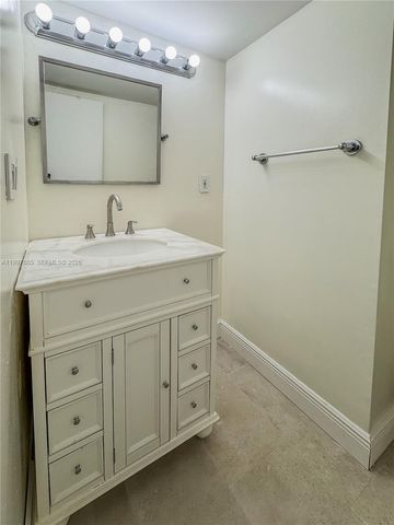 2935 NE 163rd St 4T, North Miami Beach, FL 33160