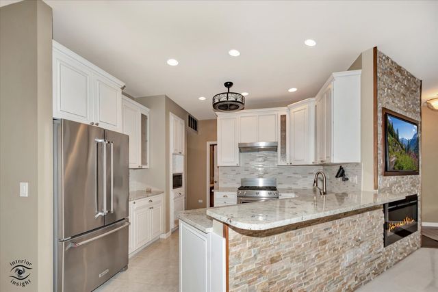 21418 Timber Lake Court 21418, Crest Hill, IL 60403
