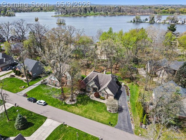 1071 Gasser Court, Howell, MI 48843