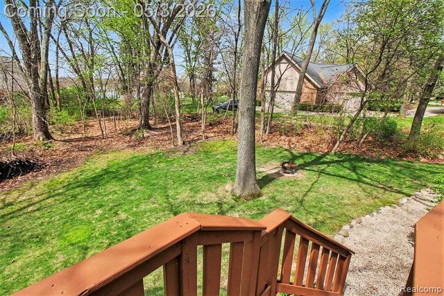 1071 Gasser Court, Howell, MI 48843
