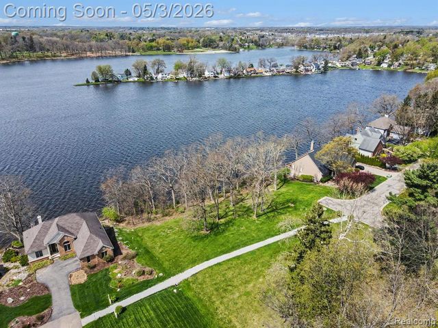 1071 Gasser Court, Howell, MI 48843