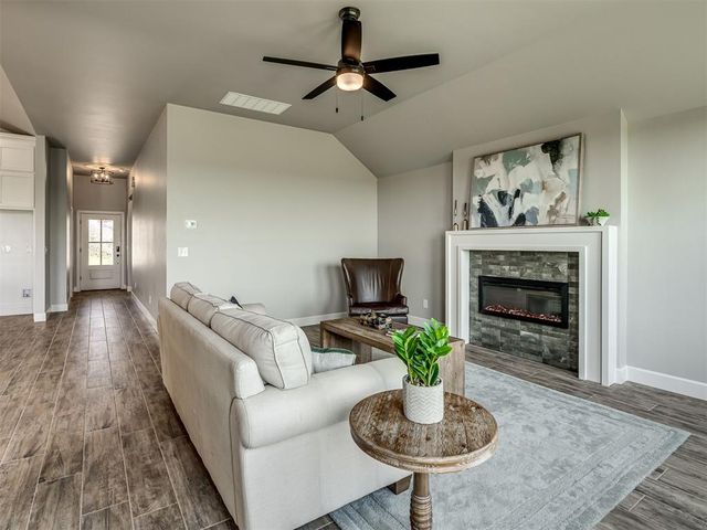 1194 Copper Ridge Circle, Piedmont, OK 73078