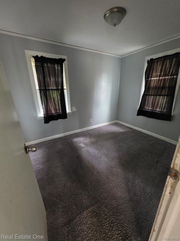 8728 W 7 Mile Road, Detroit, MI 48221