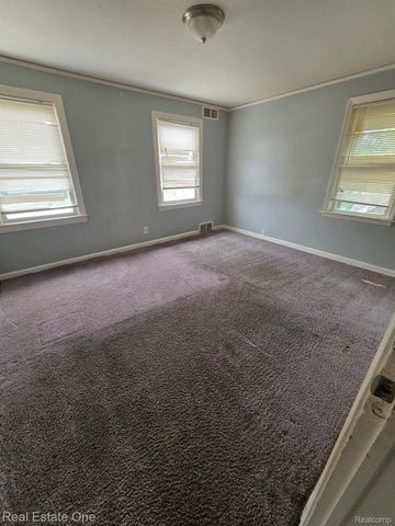 8728 W 7 Mile Road, Detroit, MI 48221