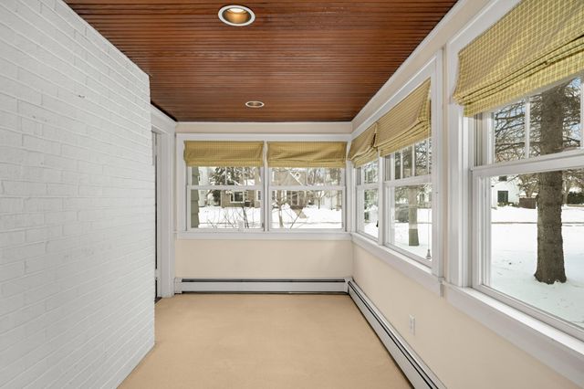 2192 Wellesley Avenue, Saint Paul, MN 55105