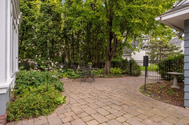 2192 Wellesley Avenue, Saint Paul, MN 55105