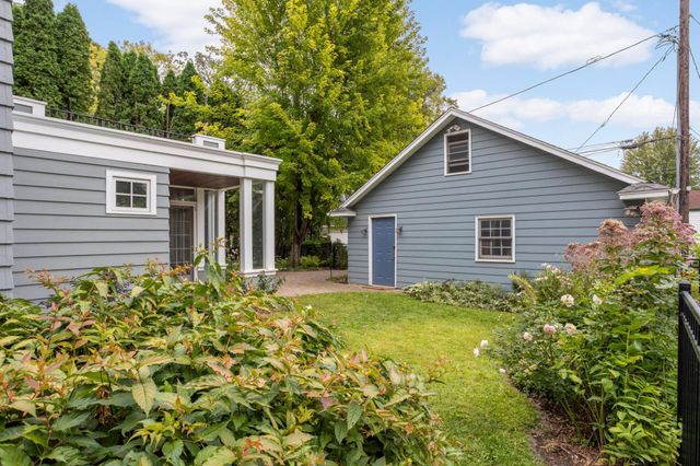 2192 Wellesley Avenue, Saint Paul, MN 55105