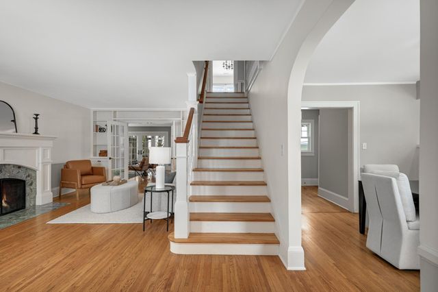 2192 Wellesley Avenue, Saint Paul, MN 55105