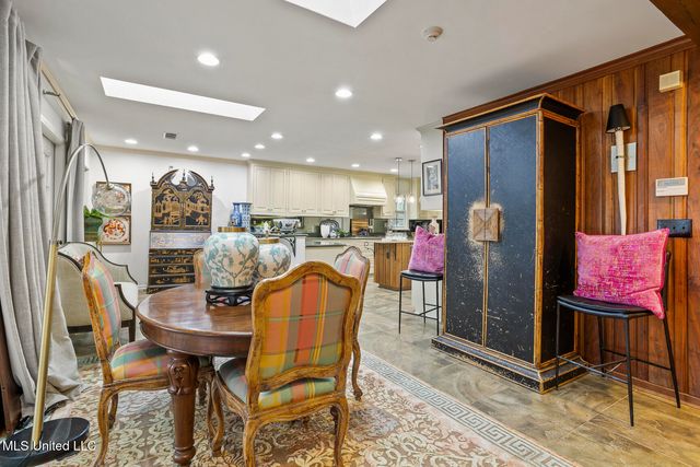 1512 Eastover Drive, Jackson, MS 39211