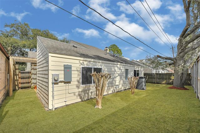 14411 Briarhills Parkway, Houston, TX 77077