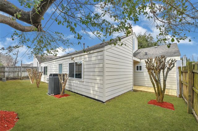 14411 Briarhills Parkway, Houston, TX 77077