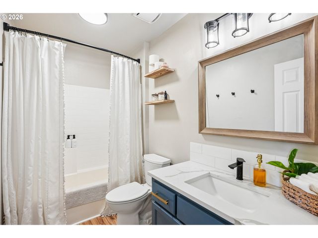 18615 Sw 93RD Ter, Tualatin, OR 97062
