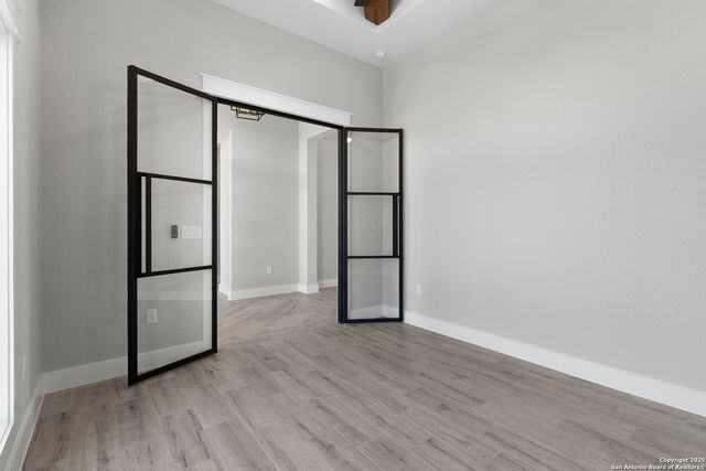 116 Western Way, Adkins, TX 78101