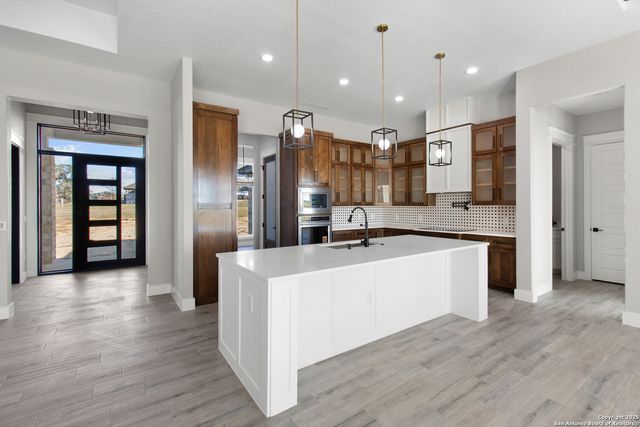 116 Western Way, Adkins, TX 78101