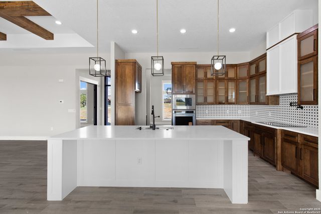 116 Western Way, Adkins, TX 78101