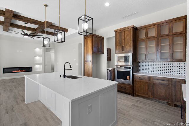 116 Western Way, Adkins, TX 78101