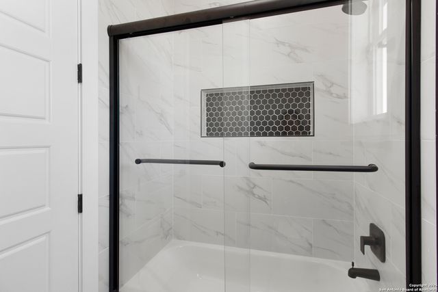 116 Western Way, Adkins, TX 78101