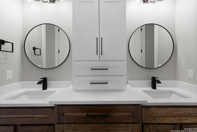 116 Western Way, Adkins, TX 78101